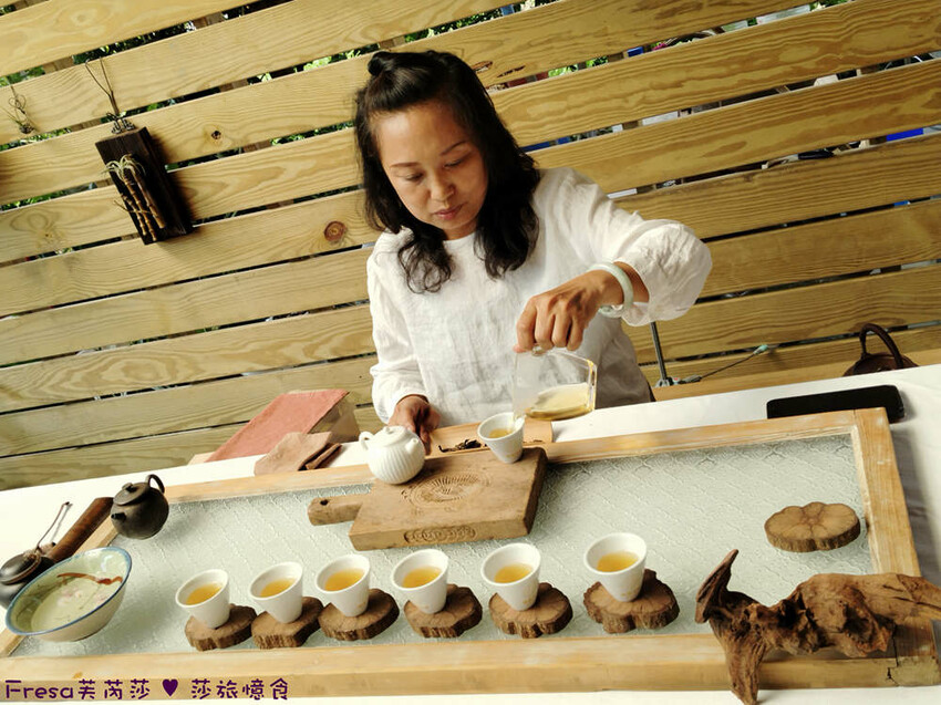 高雄市六龜區高雄旅遊│客庄山城趣│騎乘電輔車逛新威森林公園.六龜傳統辦桌菜+老街巡禮+檨仔腳DIY窯烤麵包.入住寶來