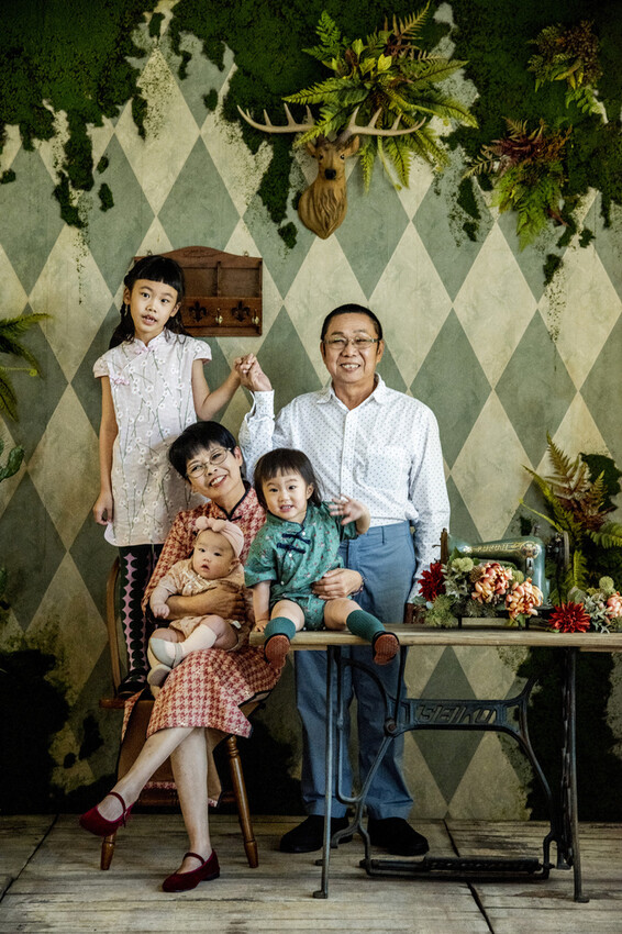 台南全家福推薦，復古民國風、一家三代全家福照！情緒飽滿獨特好