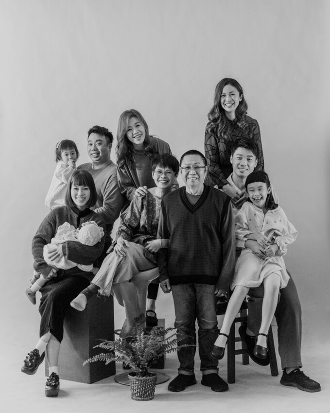 台南全家福推薦，復古民國風、一家三代全家福照！情緒飽滿獨特好