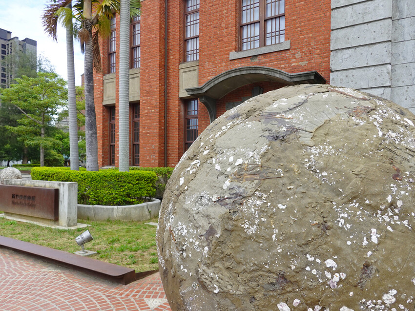 新竹市東區新竹市舊城一日遊懶人包｜下竹町、新竹市美術館、新竹州圖書館｜免費新竹觀光巴士