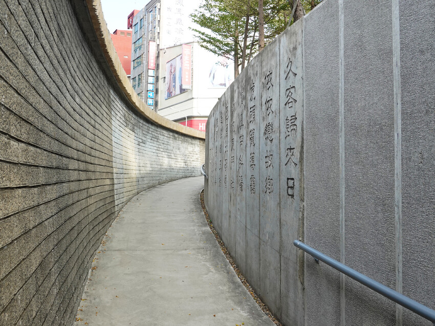 新竹市東區新竹市舊城一日遊懶人包｜下竹町、新竹市美術館、新竹州圖書館｜免費新竹觀光巴士