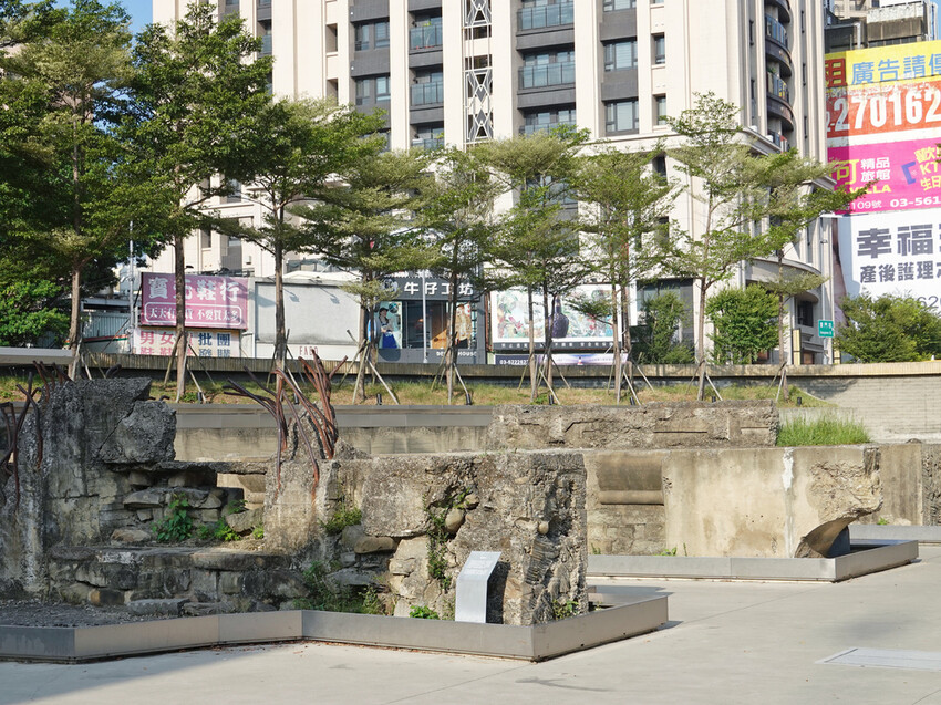 新竹市東區新竹市舊城一日遊懶人包｜下竹町、新竹市美術館、新竹州圖書館｜免費新竹觀光巴士