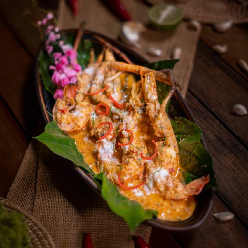 TOP10北碧府美食清單：河畔餐廳、小馬爾地夫咖啡廳、泡腳浮誇餐廳、正宗泰北菜都有！