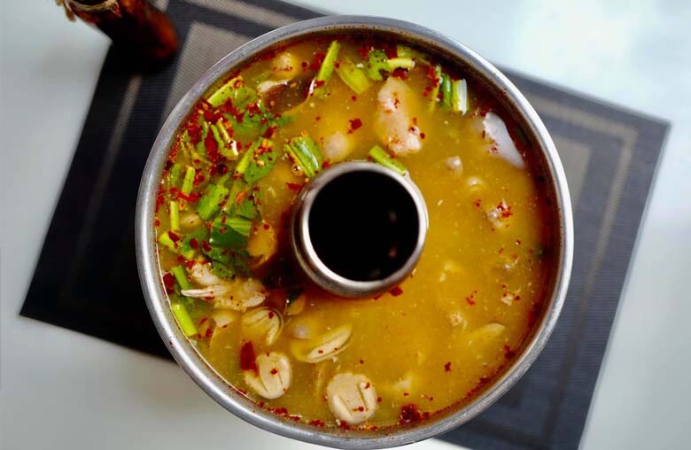 TOP10北碧府美食清單：河畔餐廳、小馬爾地夫咖啡廳、泡腳浮誇餐廳、正宗泰北菜都有！