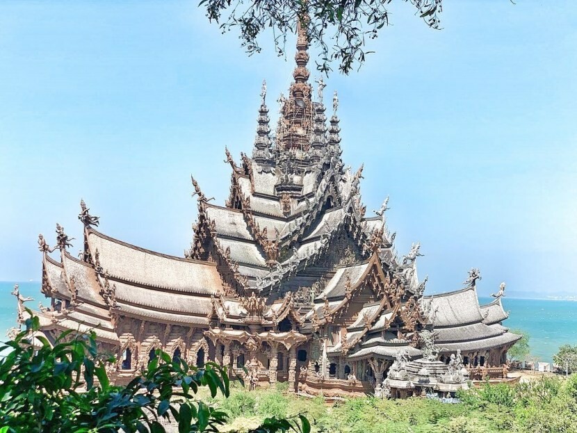 TOP8芭達雅必去景點推薦:水上市集、寺廟全都有,包車輕鬆玩全島!