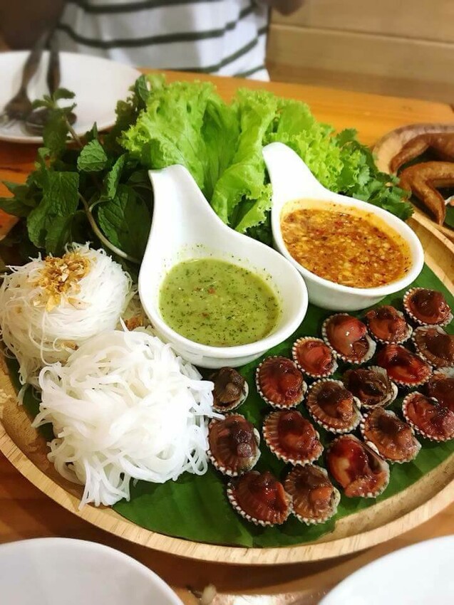 TOP10北碧府美食清單：河畔餐廳、小馬爾地夫咖啡廳、泡腳浮誇餐廳、正宗泰北菜都有！