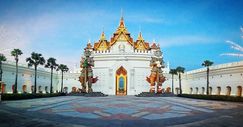 TOP8芭達雅必去景點推薦:水上市集、寺廟全都有,包車輕鬆玩全島!