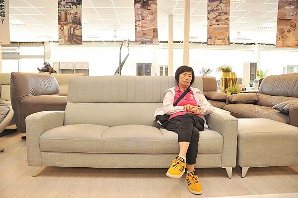 中友家具,台中家具推薦,擁有全台最大3000坪展示空間!品項