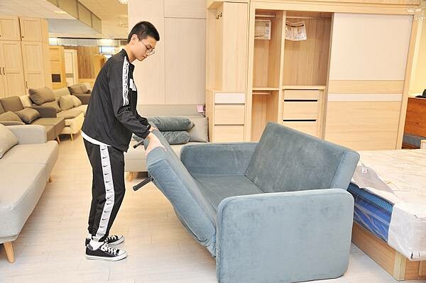 中友家具,台中家具推薦,擁有全台最大3000坪展示空間!品項