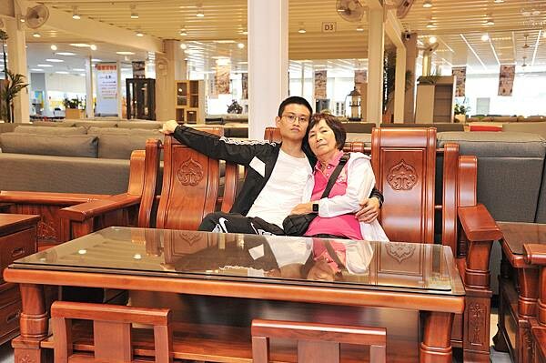 中友家具,台中家具推薦,擁有全台最大3000坪展示空間!品項