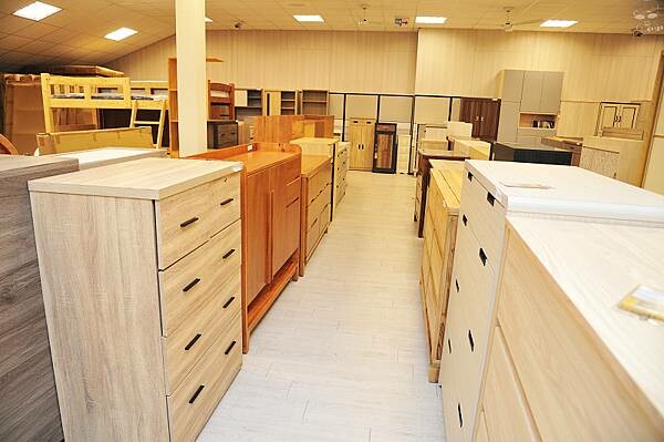 中友家具,台中家具推薦,擁有全台最大3000坪展示空間!品項