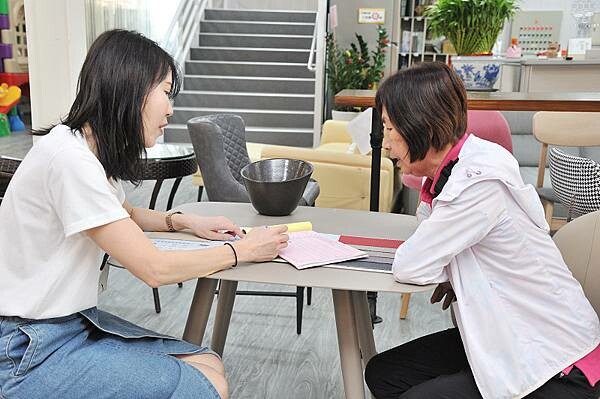 中友家具,台中家具推薦,擁有全台最大3000坪展示空間!品項