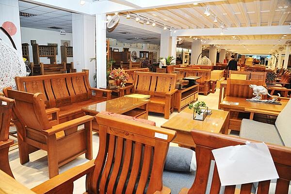 中友家具,台中家具推薦,擁有全台最大3000坪展示空間!品項