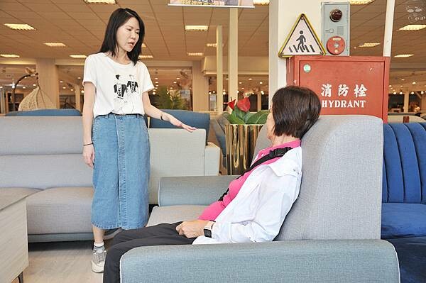 中友家具,台中家具推薦,擁有全台最大3000坪展示空間!品項