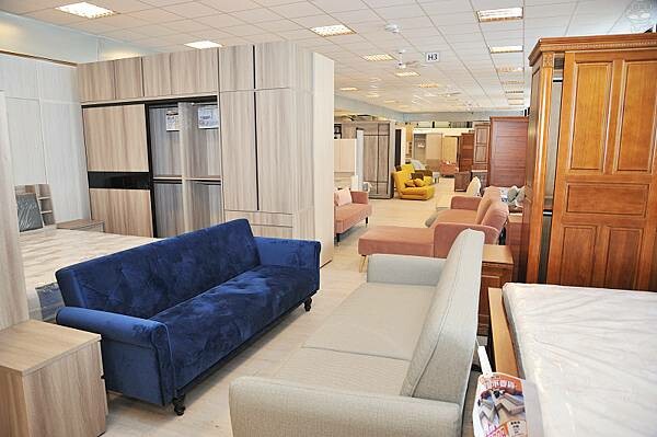 中友家具,台中家具推薦,擁有全台最大3000坪展示空間!品項