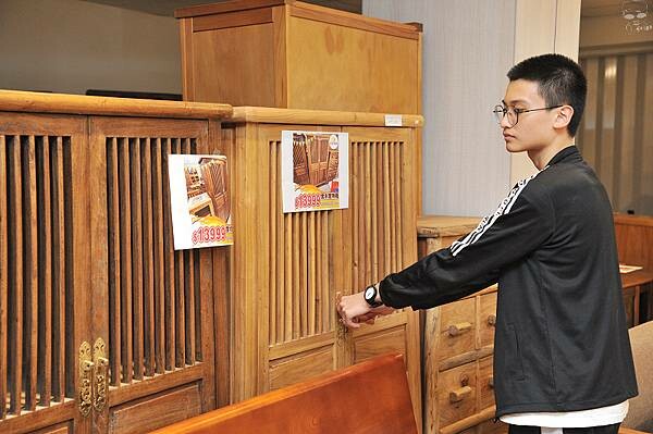 中友家具,台中家具推薦,擁有全台最大3000坪展示空間!品項