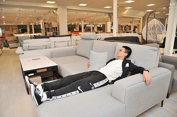 中友家具,台中家具推薦,擁有全台最大3000坪展示空間!品項