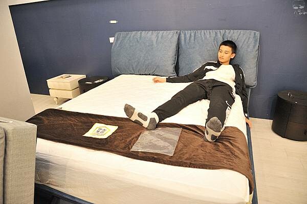 中友家具,台中家具推薦,擁有全台最大3000坪展示空間!品項