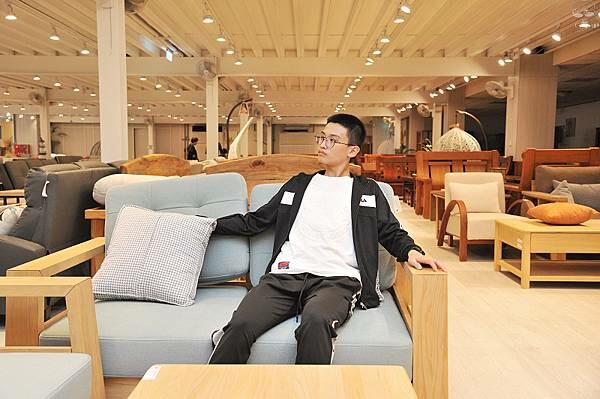 中友家具,台中家具推薦,擁有全台最大3000坪展示空間!品項