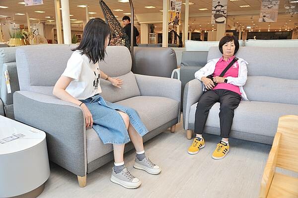 中友家具,台中家具推薦,擁有全台最大3000坪展示空間!品項