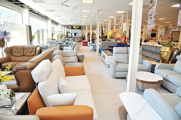 中友家具,台中家具推薦,擁有全台最大3000坪展示空間!品項