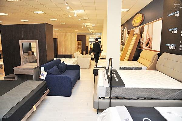 中友家具,台中家具推薦,擁有全台最大3000坪展示空間!品項