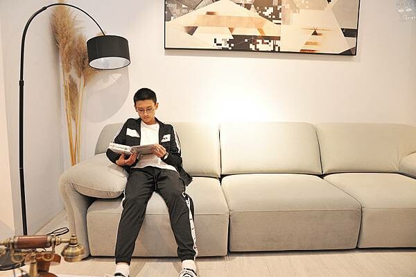 中友家具,台中家具推薦,擁有全台最大3000坪展示空間!品項