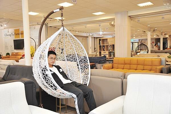 中友家具,台中家具推薦,擁有全台最大3000坪展示空間!品項