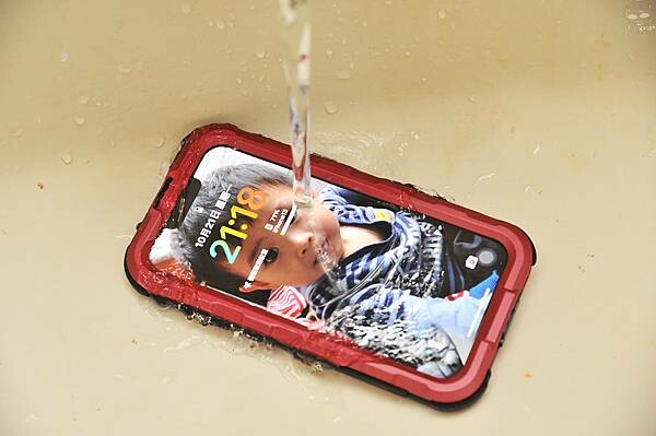 VP吸血鬼3C配件，手機防護專門，實用、便捷、全面防護的防水