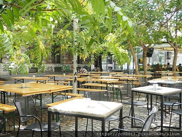 徒步走逛布加勒斯特老城區/好多漂亮又有故事的歷史建物與東正教 徒步走逛布加勒斯特老城區/好多漂亮又有故事的歷史建物與東正教