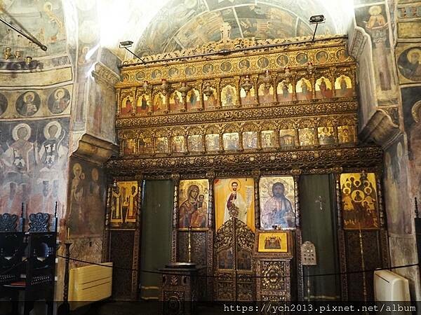 徒步走逛布加勒斯特老城區/好多漂亮又有故事的歷史建物與東正教 徒步走逛布加勒斯特老城區/好多漂亮又有故事的歷史建物與東正教