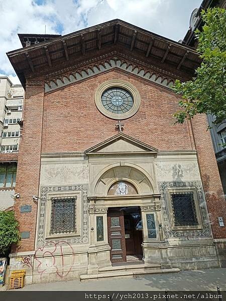 徒步走逛布加勒斯特老城區/好多漂亮又有故事的歷史建物與東正教 徒步走逛布加勒斯特老城區/好多漂亮又有故事的歷史建物與東正教