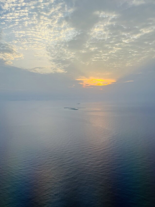 開箱長榮航空商務艙台北飛沖繩那霸