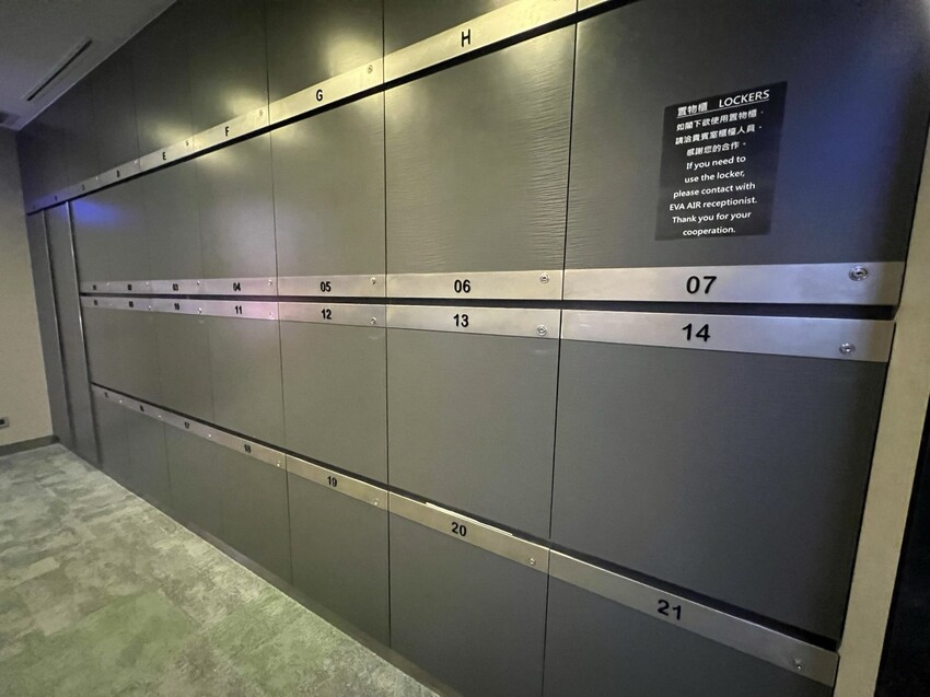 開箱長榮航空商務艙台北飛沖繩那霸