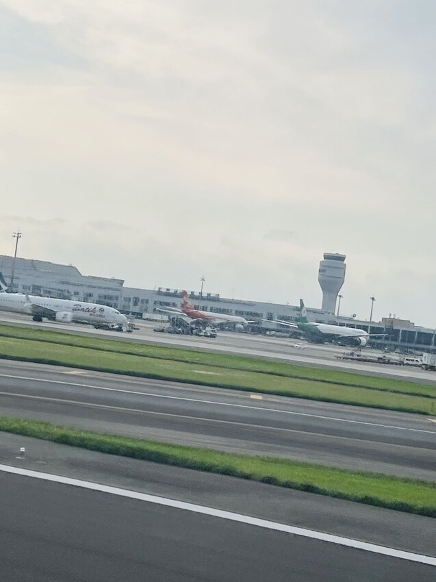 開箱長榮航空商務艙台北飛沖繩那霸