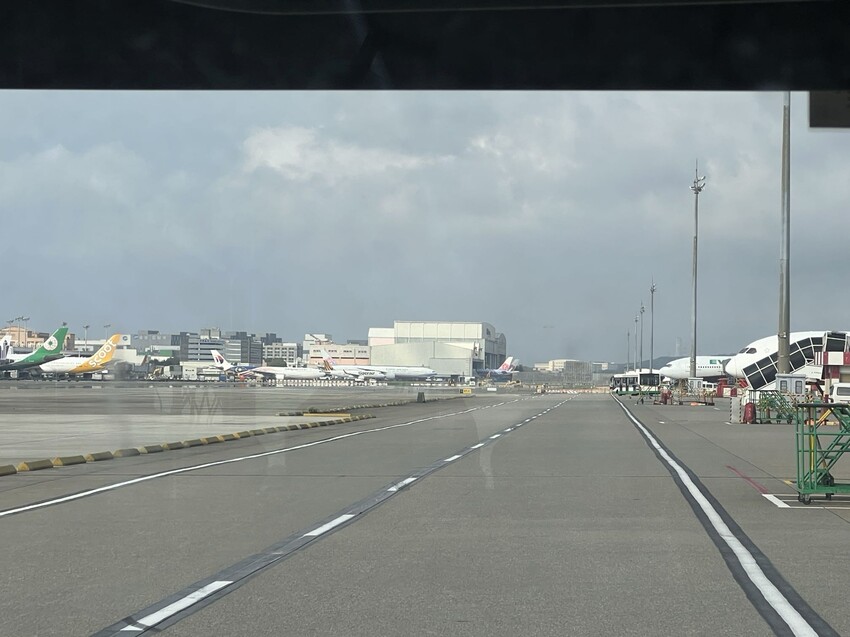 開箱長榮航空商務艙台北飛沖繩那霸