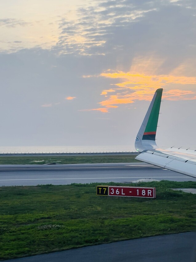 開箱長榮航空商務艙台北飛沖繩那霸