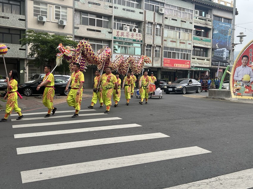 南投車埕火車站：車埕貯木池環湖步道、車埕木業展示館（休館中）、車埕車站、車埕鐵道觀光小學堂、路易莎咖啡、木茶房木桶便當