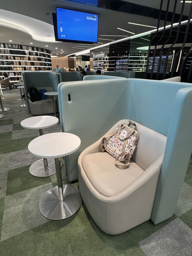 開箱長榮航空商務艙台北飛沖繩那霸