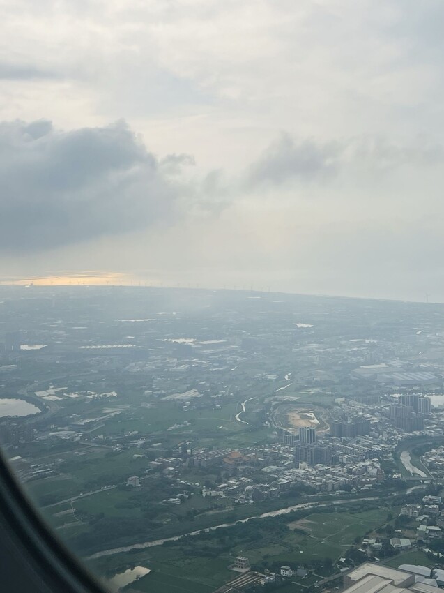 開箱長榮航空商務艙台北飛沖繩那霸
