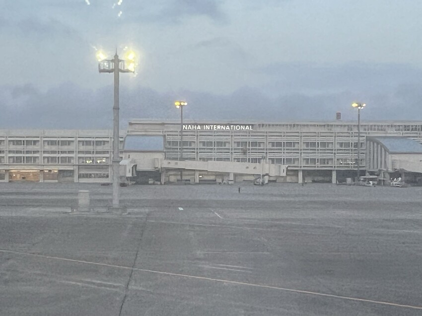 開箱長榮航空商務艙台北飛沖繩那霸