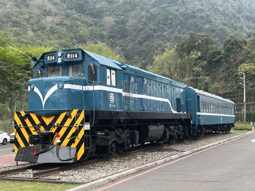 南投車埕火車站：車埕貯木池環湖步道、車埕木業展示館（休館中）、車埕車站、車埕鐵道觀光小學堂、路易莎咖啡、木茶房木桶便當