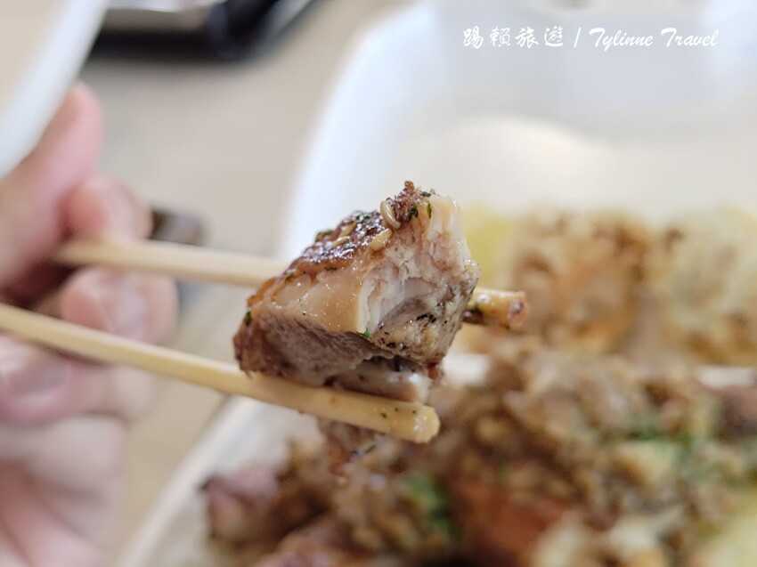 沖繩購物美食一次滿足!Blue Water Shrimp夏威夷餐,兩倍肉量日式和風雞定食。