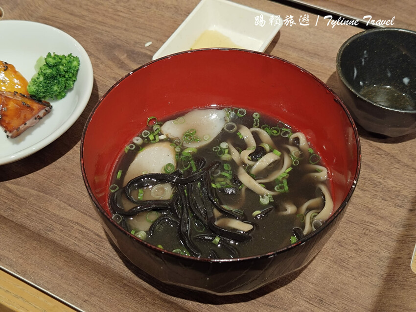 沖繩ART STAY藝術飯店！日本清酒免費喝到飽，步行直達國際通。