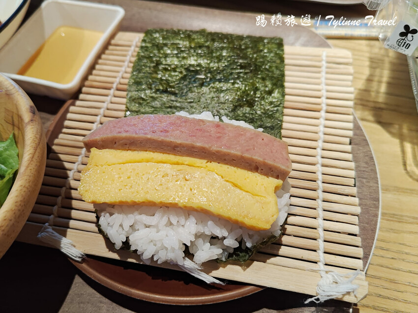 沖繩ART STAY藝術飯店！日本清酒免費喝到飽，步行直達國際通。