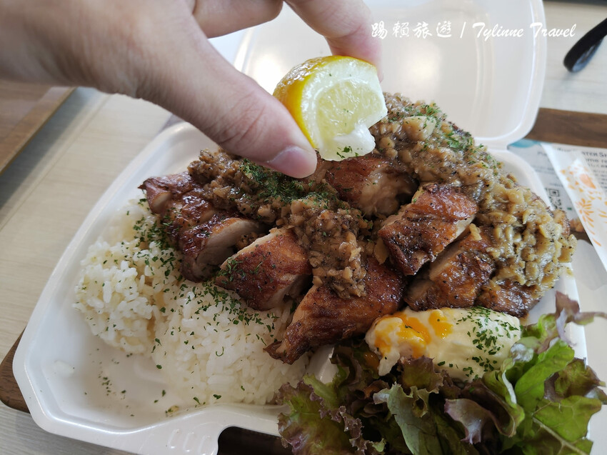 沖繩購物美食一次滿足!Blue Water Shrimp夏威夷餐,兩倍肉量日式和風雞定食。