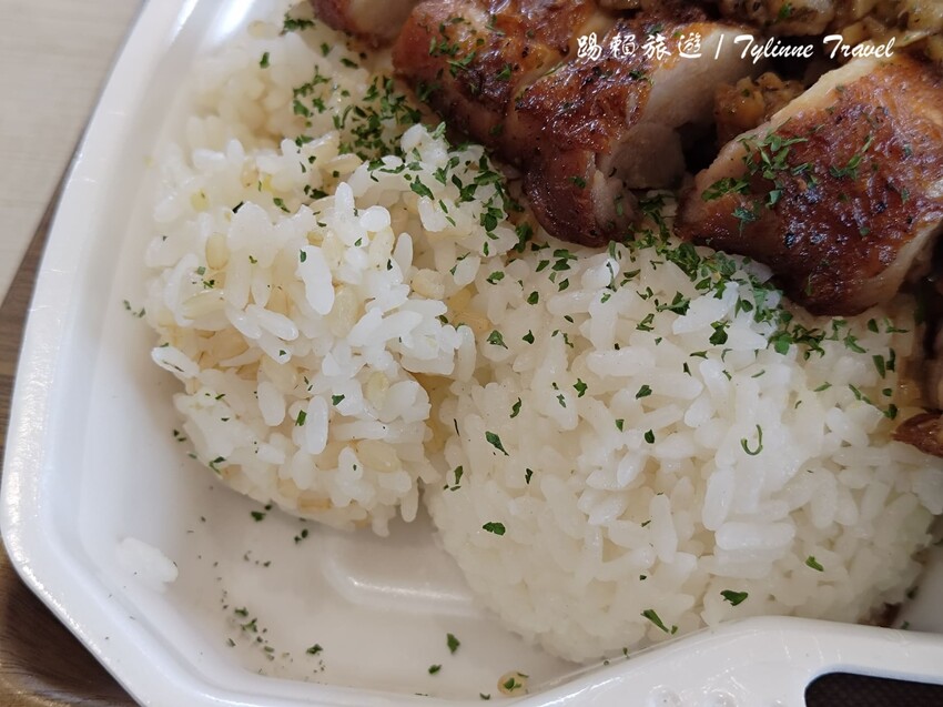 沖繩購物美食一次滿足!Blue Water Shrimp夏威夷餐,兩倍肉量日式和風雞定食。