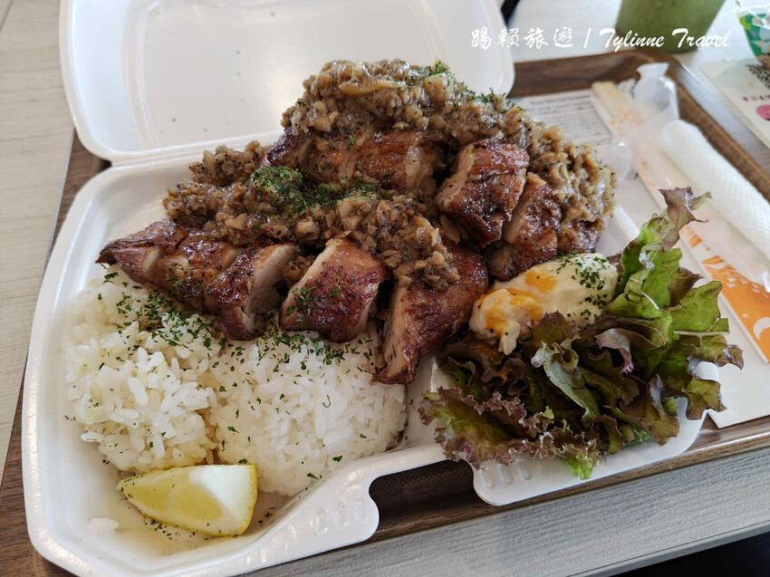 沖繩購物美食一次滿足!Blue Water Shrimp夏威夷餐,兩倍肉量日式和風雞定食。