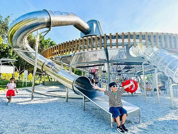 ★台中親子景點推薦★最新特色遊戲場『中央公園--飛行美樂地』