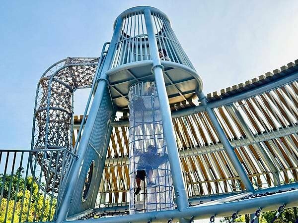 ★台中親子景點推薦★最新特色遊戲場『中央公園--飛行美樂地』